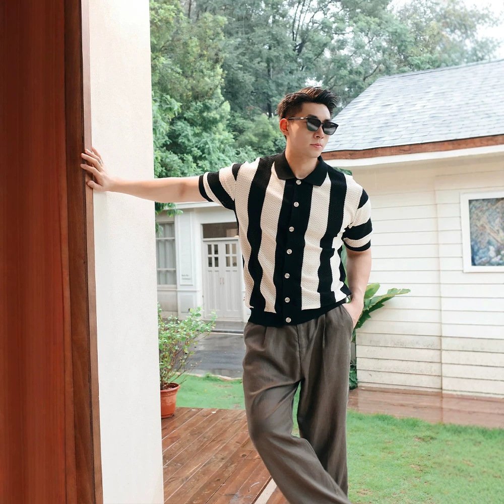 British-style Dashing And Sophisticated Knitted Short-sleeved Top