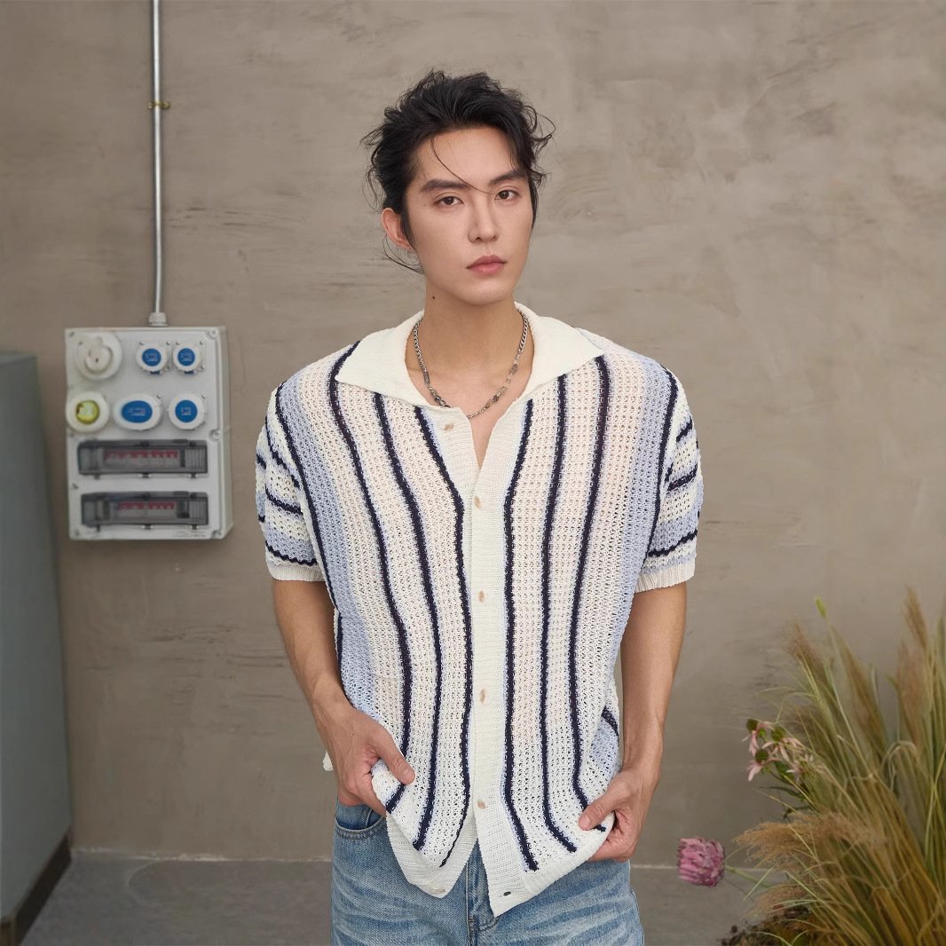 American-style Striped Loose-fitting Hollow-out Vest With A Round Neckline
