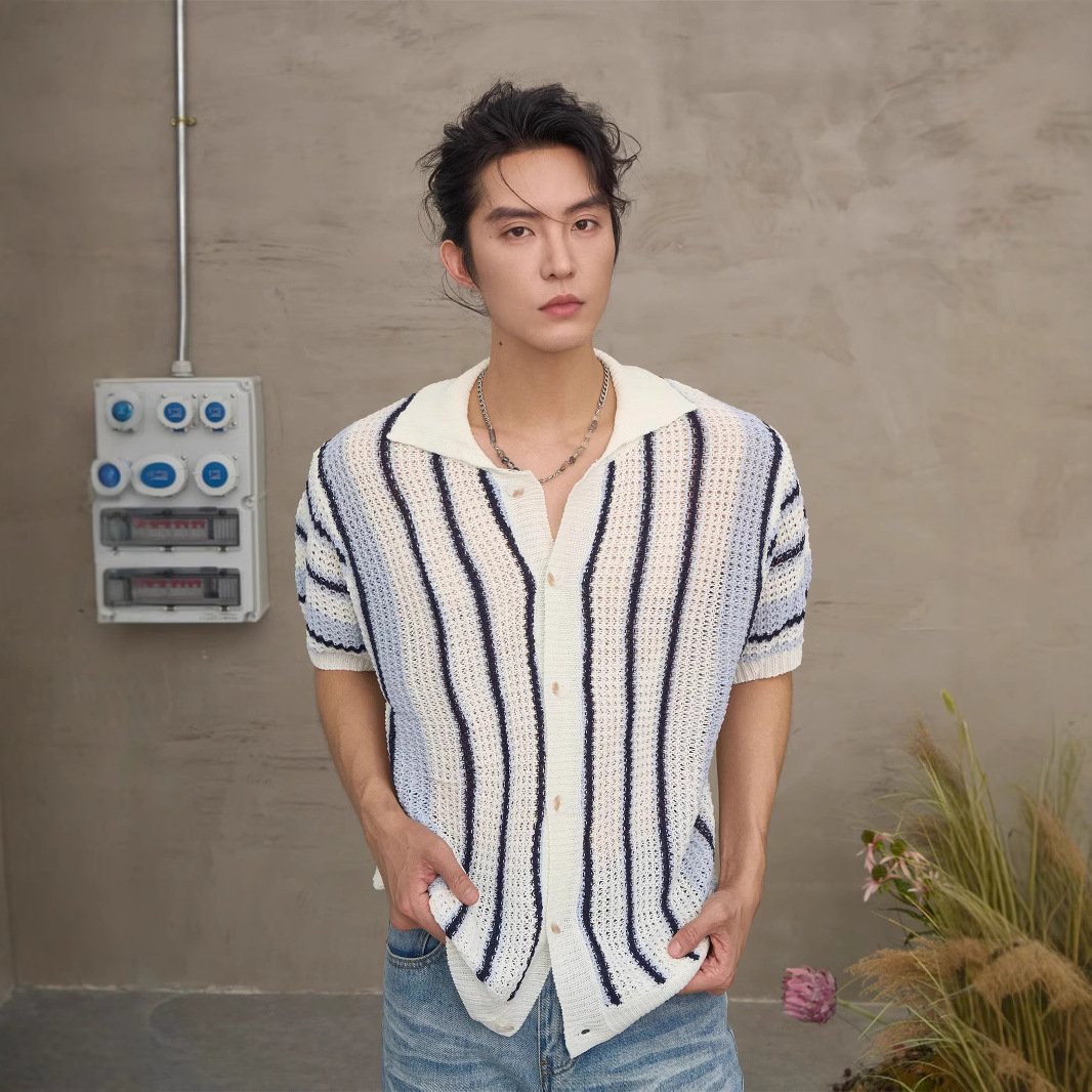 American-style Striped Loose-fitting Hollow-out Vest With A Round Neckline